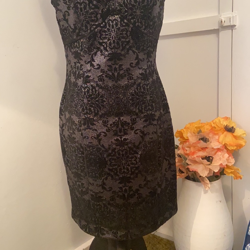 🌟NWT🌟 TRIXXI Black & Silver Patterned Cocktail Formal Dress with Mesh Ne… - Picture 4 of 17